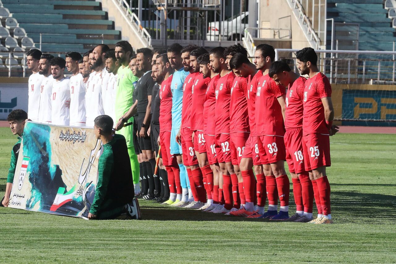 اقدام جالب بازیکنان تیم ملی فوتبال؛ حمایت بازنده‌های بازی درون گروهی از مستمندان در خیریه