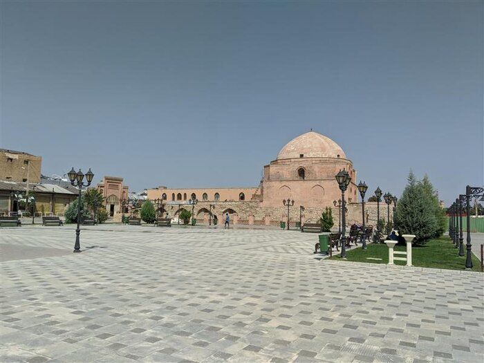 طلسمی که پس از ۳۲ سال شکست/ میدان امام ارومیه روی دور احداث