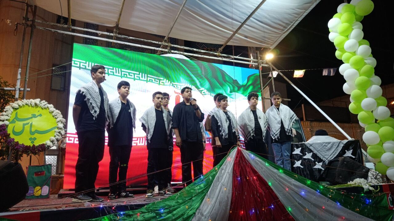 معلمان گوهران درخشان شب شصت‌ودوم اقتدار در گرمسار