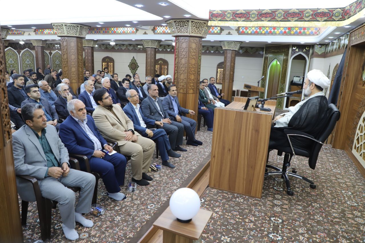 امام جمعه زاهدان: رسالت معلم انسان‌سازی است؛ ایمان، رمز ماندگاری در تعلیم و تربیت