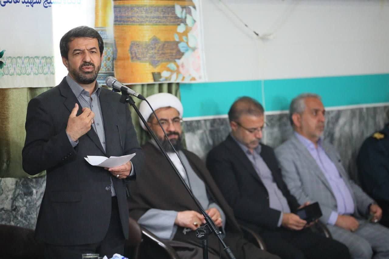 مسوولان در میان مردم؛ سرکشی سه ساعته امام جمعه و استاندار همدان از روستای تفریجان
