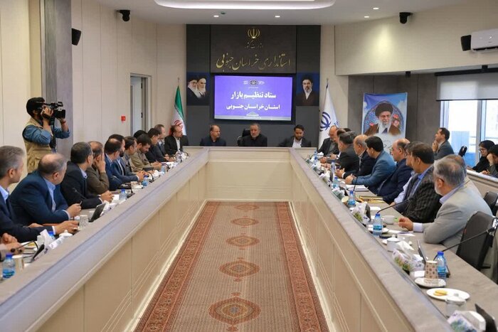 استاندار خراسان جنوبی: مدیران از اتاقهای شیشهای خارج شده و حضور میدانی داشته باشند