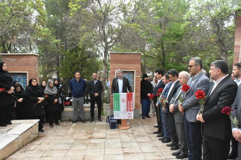 معلمان ستون اقتدار ملی و مایه بالندگی ایران اسلامی هستند