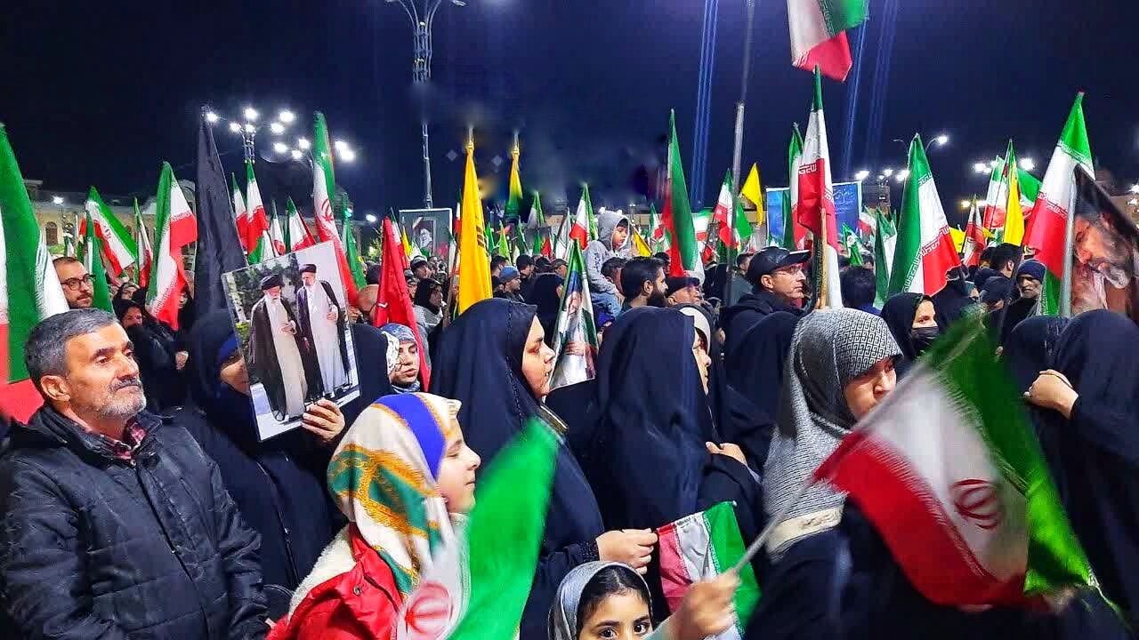 پیام همدانی ها به دنیا، این ملت با پرچم و ایمانش، شکست ناپذیر است