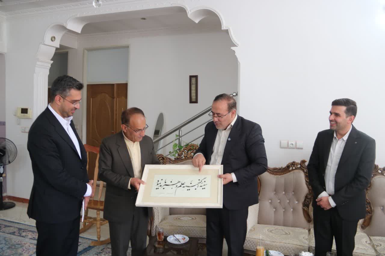هفته معلم؛ فرصت بازخوانی جایگاهی که آینده یک ملت را می‌سازد