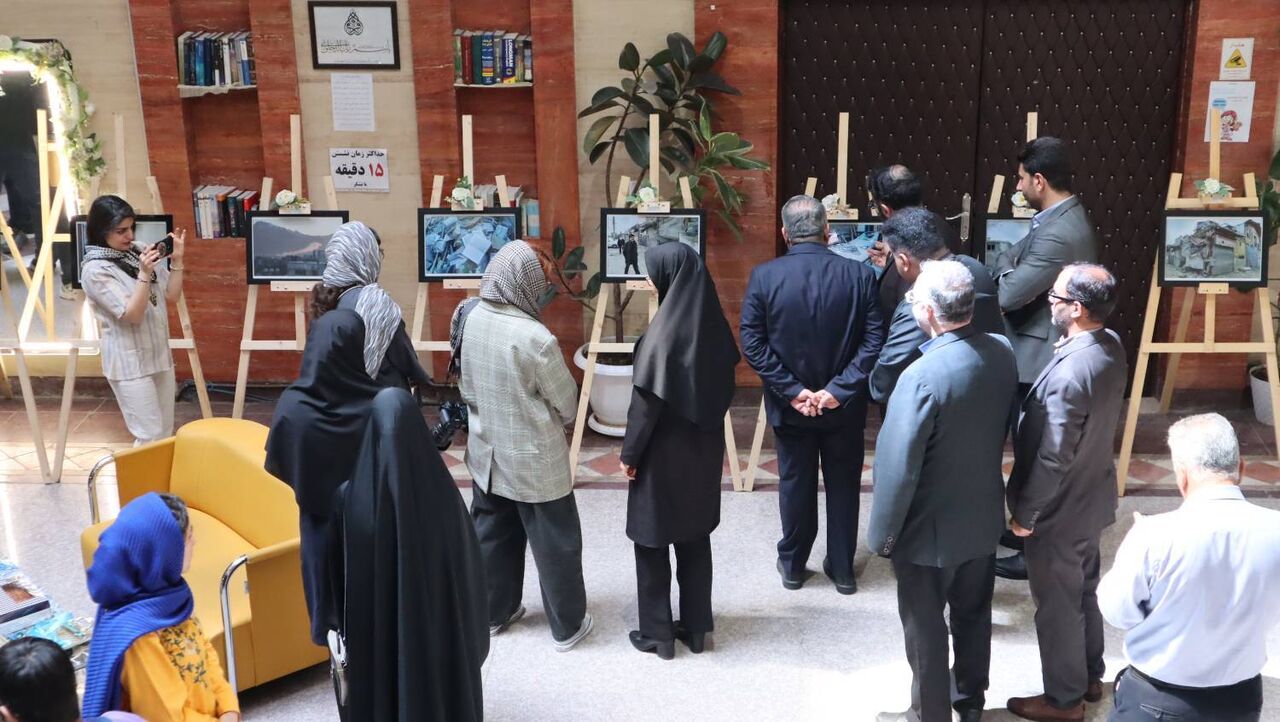 نمایشگاه عکس «رد انفجار» در کرمانشاه افتتاح شد