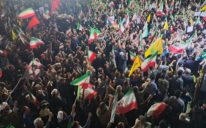 فیلم| استواری مردم تربت حیدریه در ایستگاه مقاومت شصت و پنجم