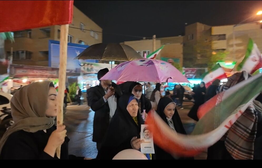 فیلم| پرچم بالاست