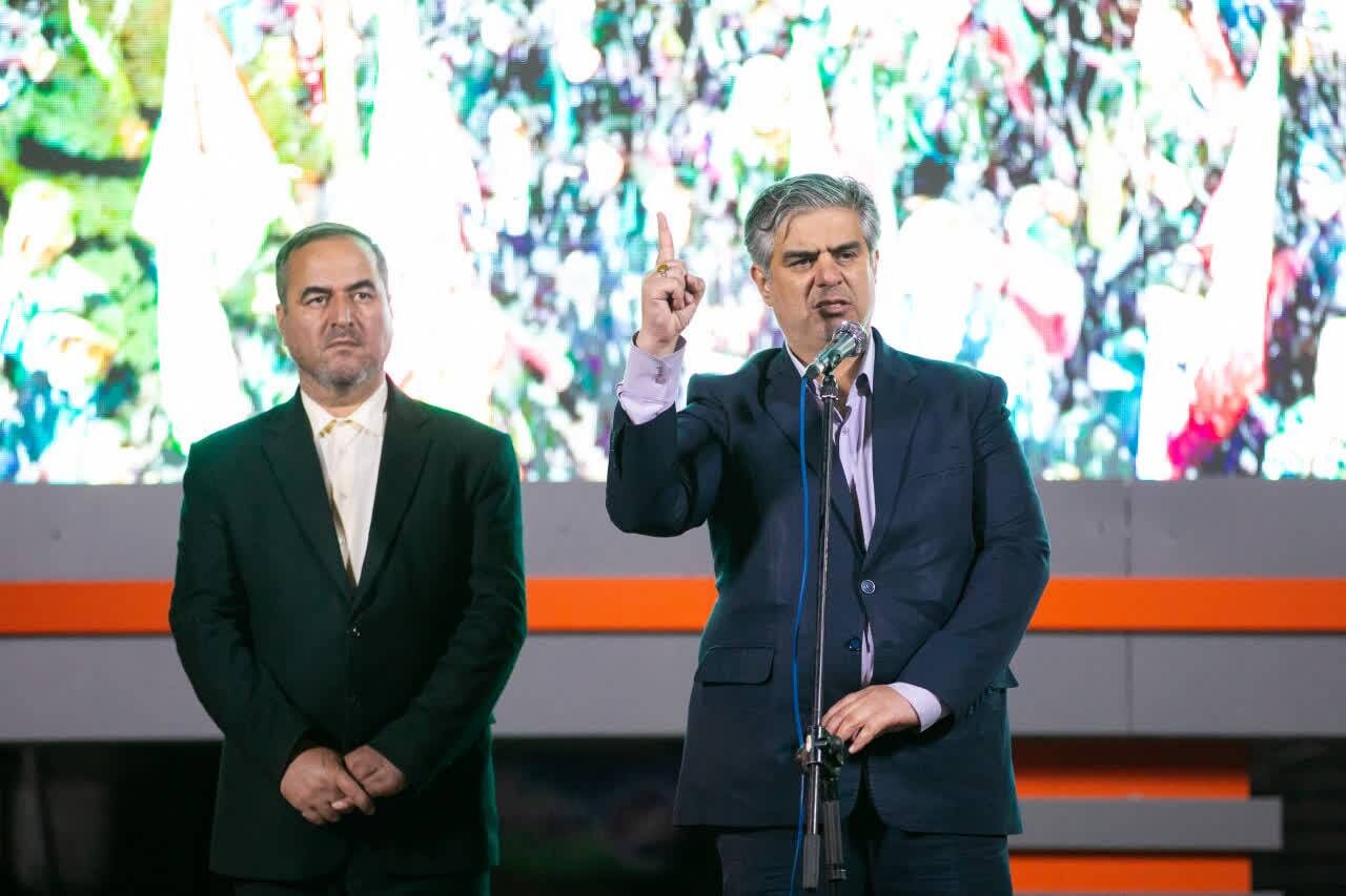 استاندار مرکزی پای کار مطالبات مردمی/این‌بار حضور در موکب بسیج دانشجویی