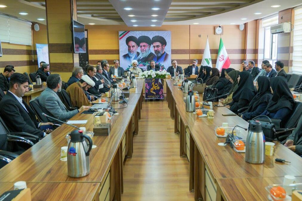 امام جمعه جلفا: معلمان پرچمداران آگاهی‌بخشی و معماران آینده جامعه هستند