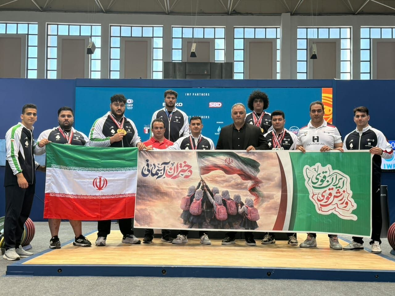 استخراج طلا از دل گدازههای جنگ