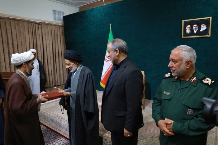 استاندار خراسان جنوبی: مسجد محور اصلی انسجام اجتماعی و سدی در برابر توطئههای دشمن است