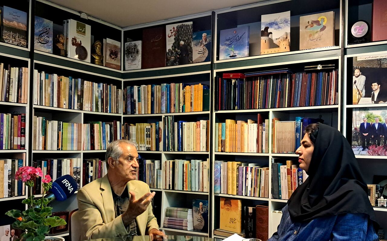 فیلم | دیدار با کرمان‌شناس‌ «گلاب‌زاده» سنگ صبورِ تاریخ کرمان (بخش‌نخست‌)