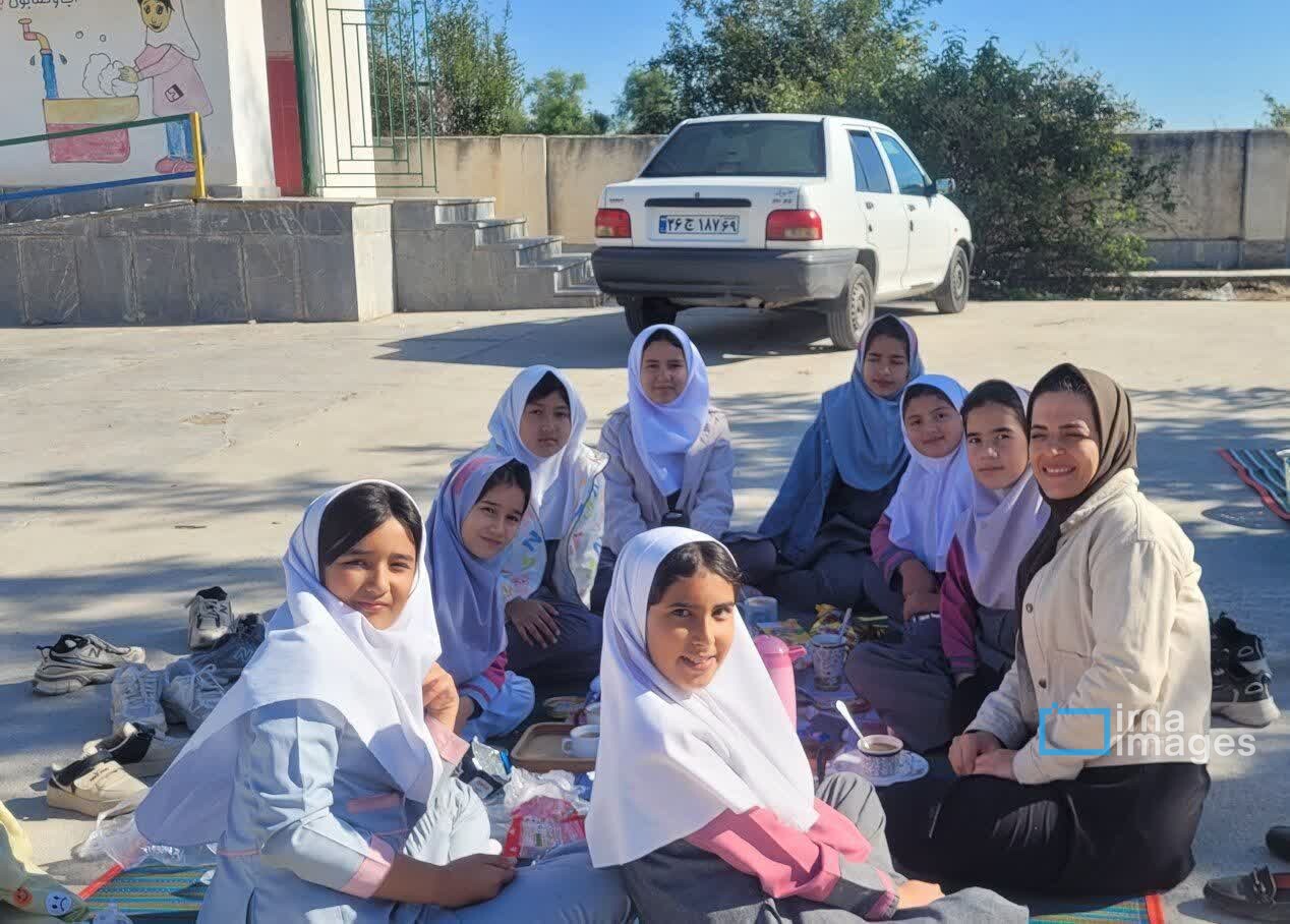 ترک بیمارستان برای ساختن یک نسل؛ روایت زن پرستاری که معلم شد