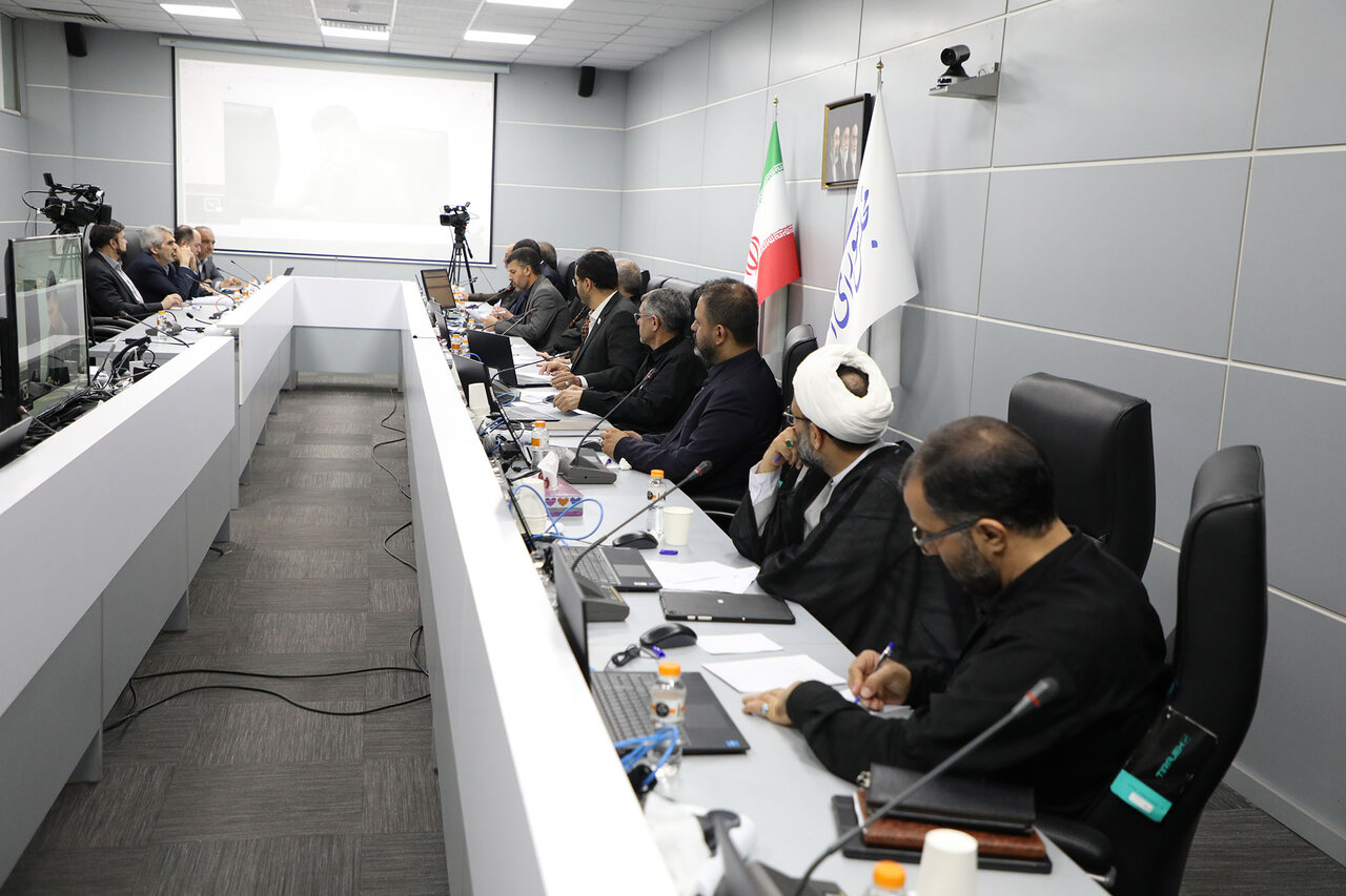 بررسی تامین کالاها و مهار گرانی با حضور وزیر کشاورزی در نشست غیرعلنی مجلس