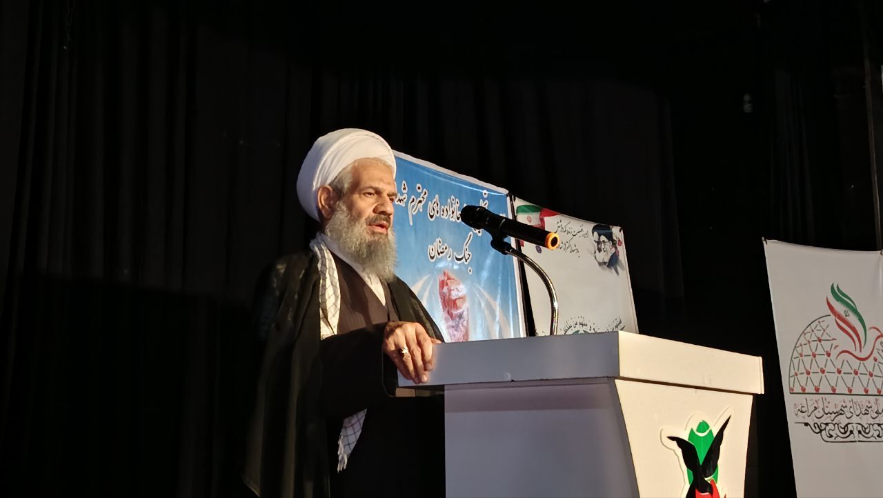 امام جمعه مراغه: زنده نگه داشتن یاد شهدا کمتر از شهادت نیست