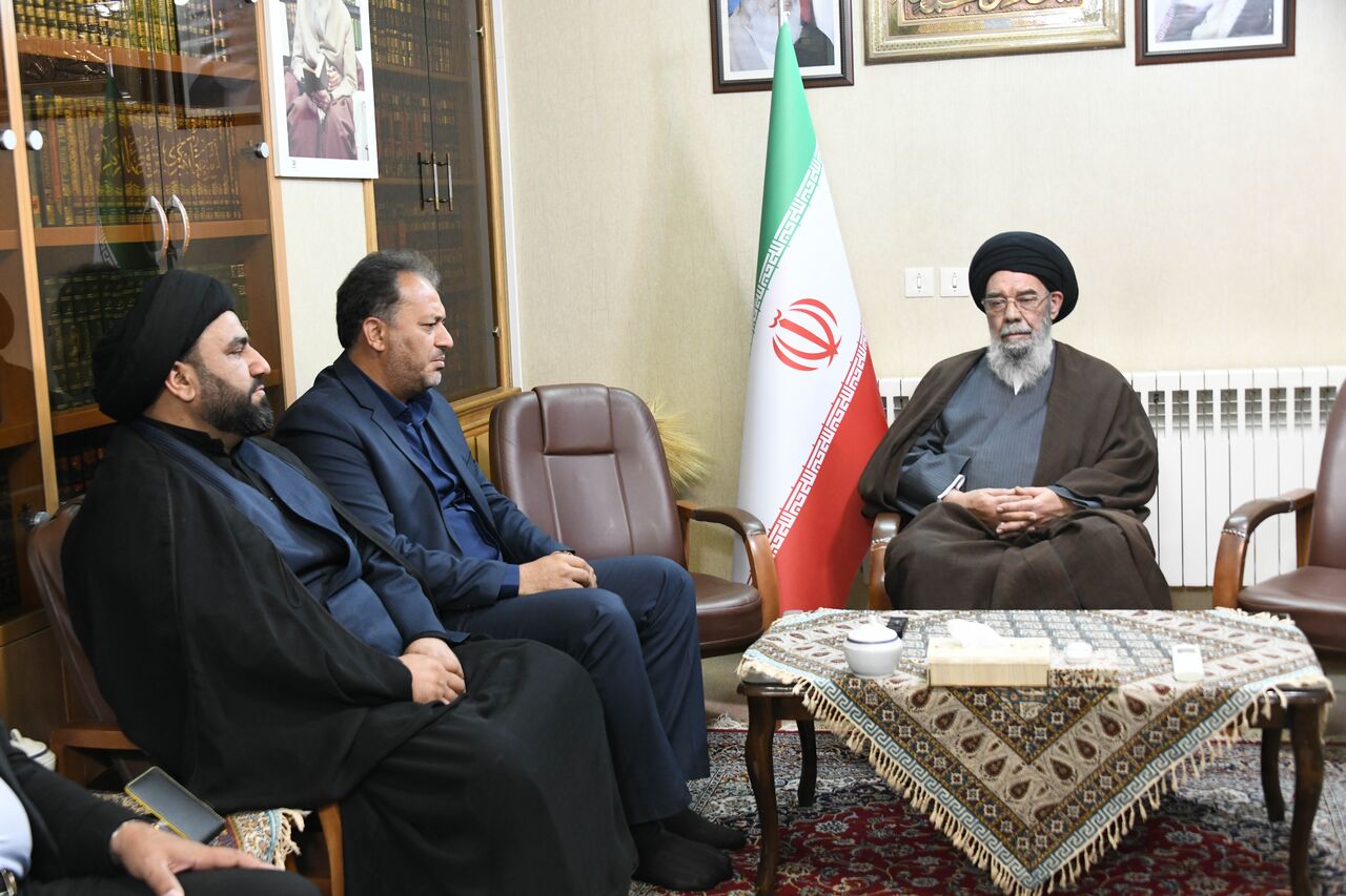 امام جمعه اصفهان: هدف اصلی اقدامات انتظامی باید اصلاح رفتار متخلفان باشد