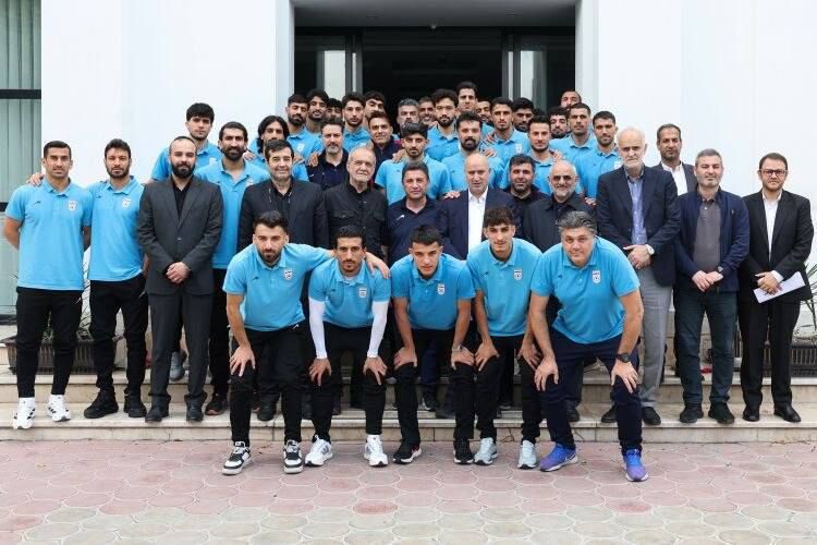 دنیامالی: تیم ملی برای افتخارآفرینی در جام‌جهانی هم‌قسم است/ سرود «ایران» را فریاد می‌زنیم