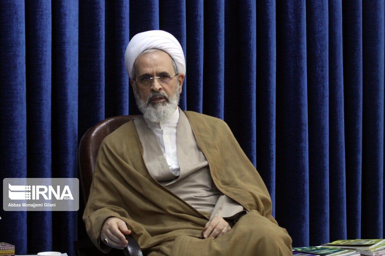 حضور مردم در خیابان تا ریشه کن شدن نقشه‌های دشمن ادامه یابد
