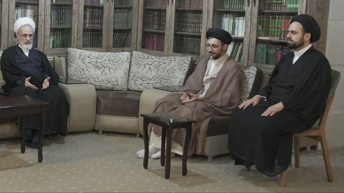 دیدار آیت‌الله اعرافی با خانواده وزیر شهید اطلاعات