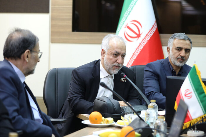 پدیده غارتگران پساجنگ در حال شکل‌گیری است/ بازسازی ملی راهکار عبور از جنگ اقتصادی