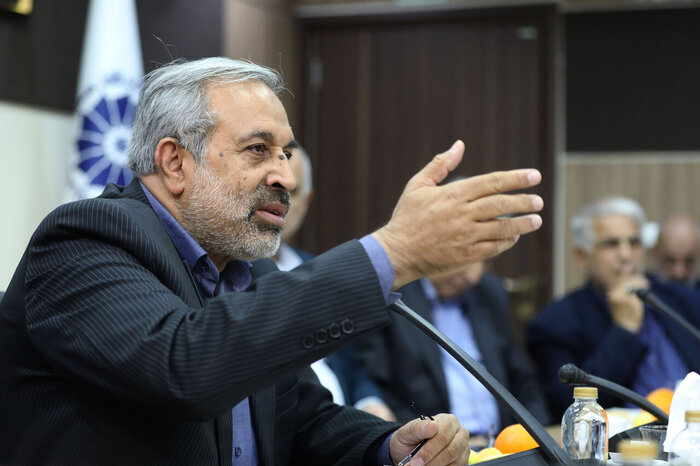 پدیده غارتگران پساجنگ در حال شکلگیری است/ بازسازی ملی راهکار عبور از جنگ اقتصادی