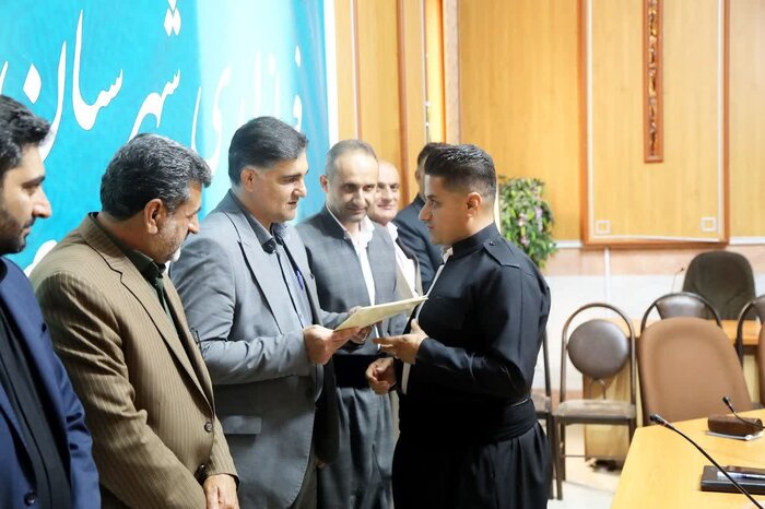 فعالان رسانه و روابط عمومی شهرستان پاوه تجلیل شدند