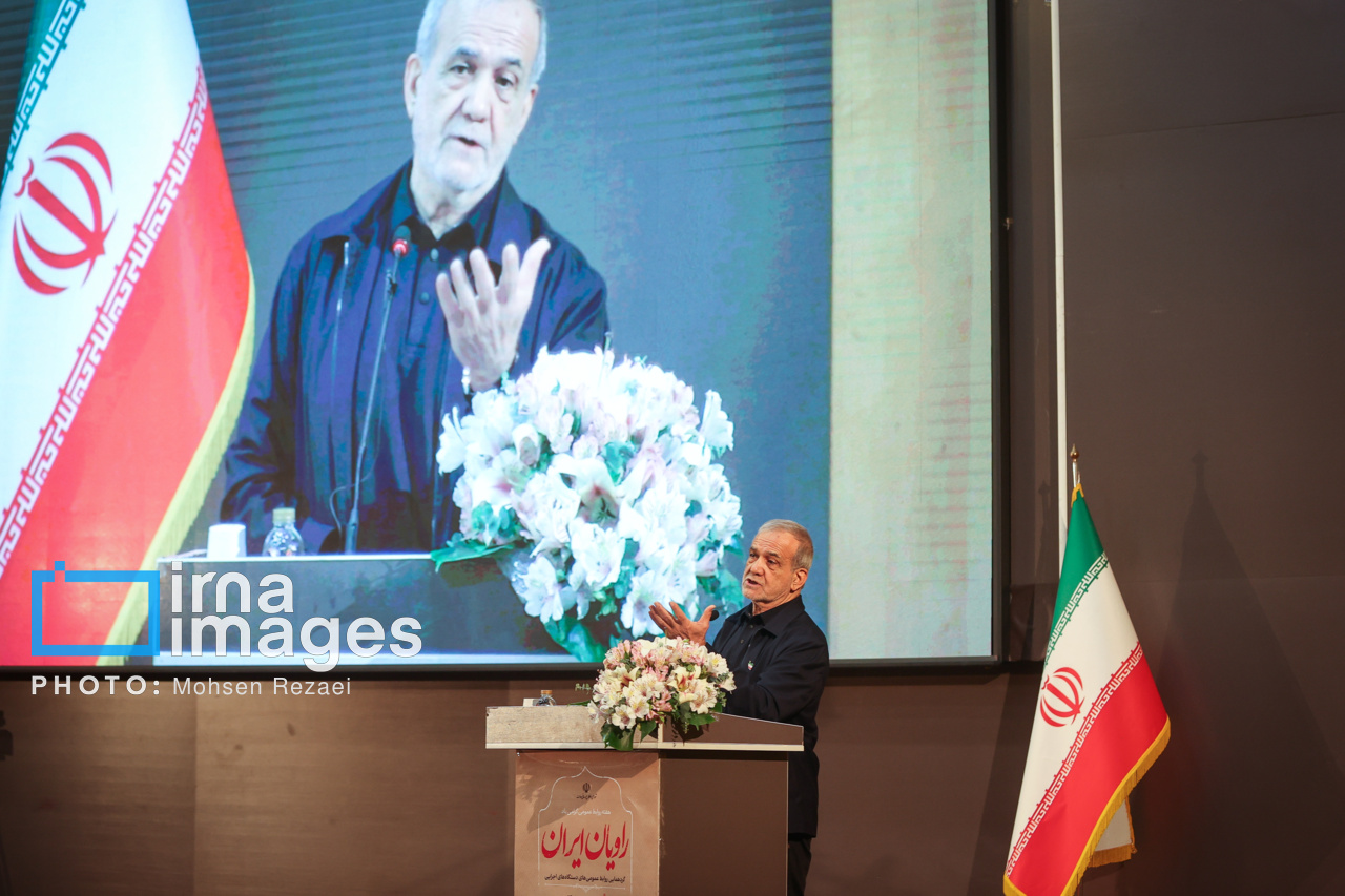 پزشکیان: بههیچوجه برابر هیچ قدرتی سر خم نخواهیم کرد/ با عزت «گفتوگو» میکنیم