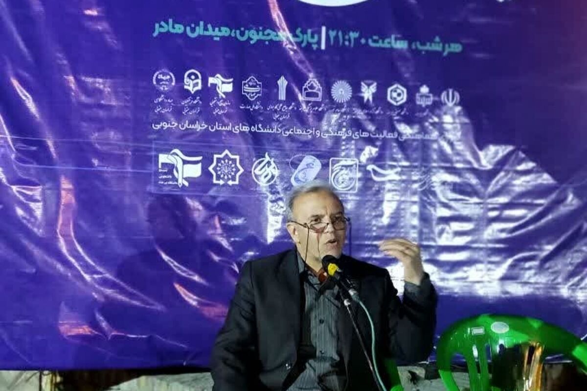 معنویت و خدمتگزاری پایه‌های اصلی رهبری در مکتب اسلامی است