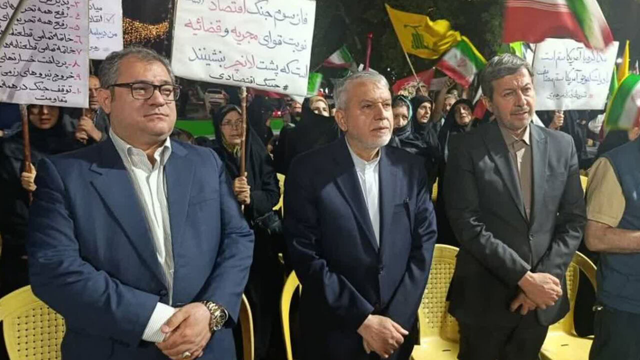 صالحی‌امیری شبانه با مردم اصفهان گفت‌وگو کرد