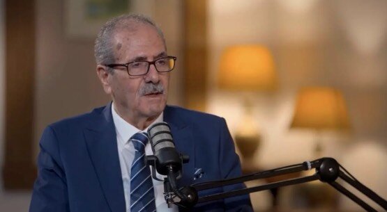 در پی اظهارات پدرش؛ احمد الشرع از مردم دیرالزور عذرخواهی کرد