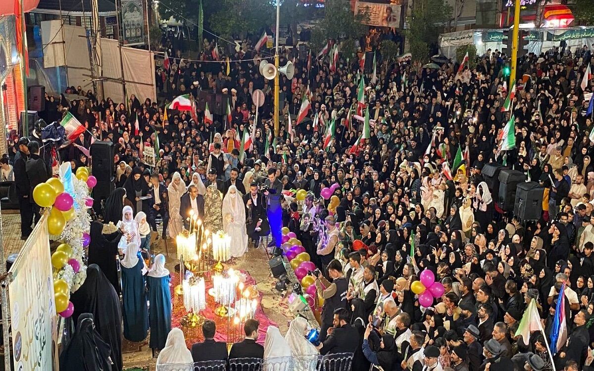 خطبه عقد ۱۰ زوج در تجمع مردمی اردبیل جاری شد