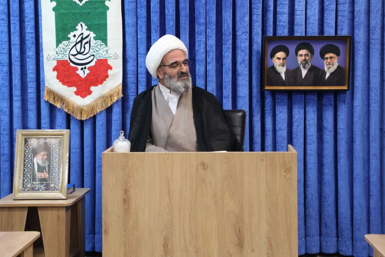 امام جمعه سمنان: همه بخش‌ها به‌عنوان پشتوانه اجتماعات شبانه 