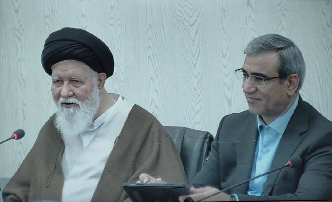 امام جمعه مشهد: گران شدن فولاد و محصولات پتروشیمی قابل توجیه نیست