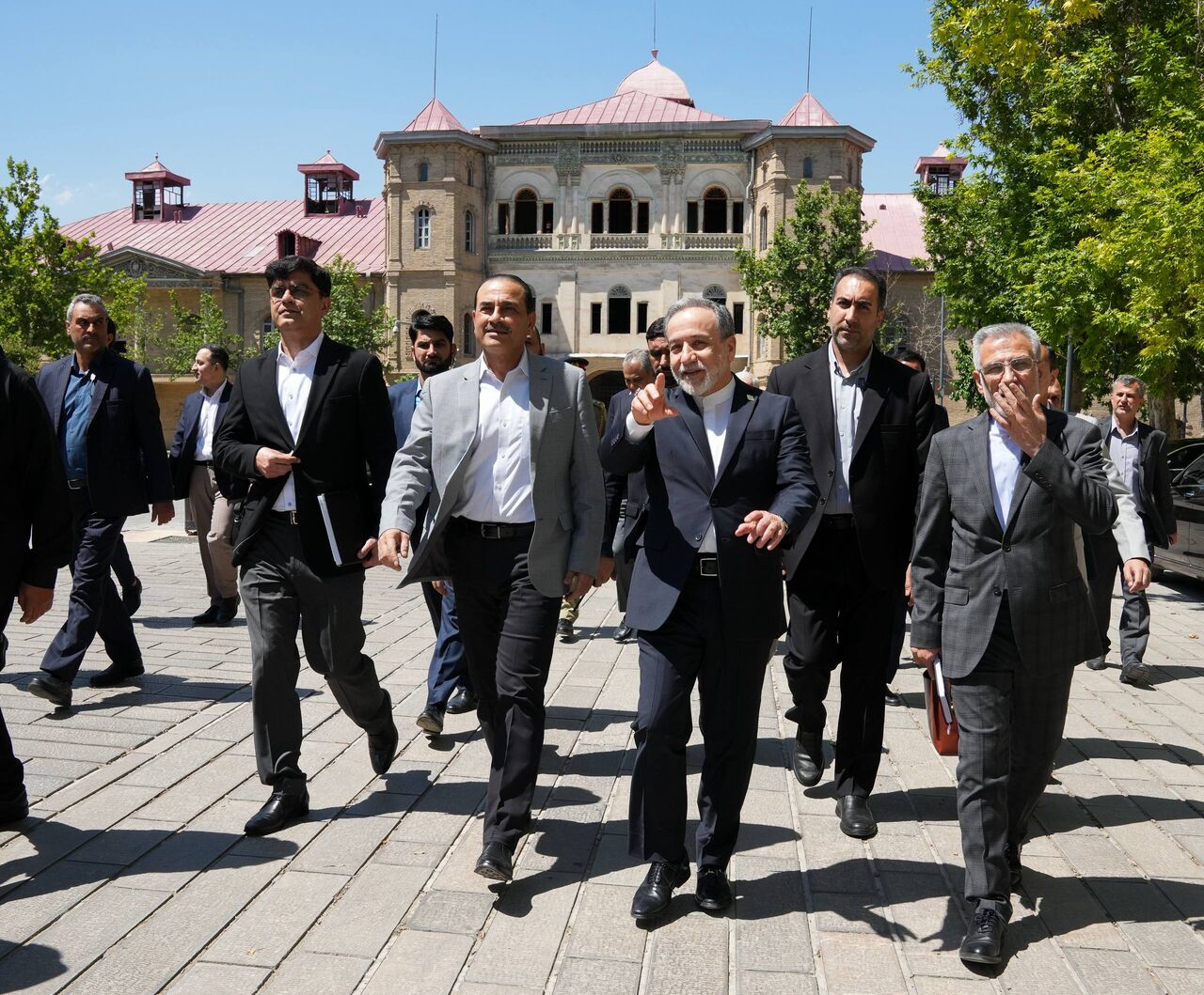 فرمانده ارتش و وزیر کشور پاکستان تهران را ترک کردند