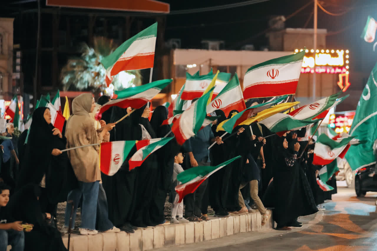 ایستاده در بزنگاه تاریخ‌؛ خرمشهر تا کرمان و روایت یک ملت‌ وقتی که‌ پای وطن در میان باشد