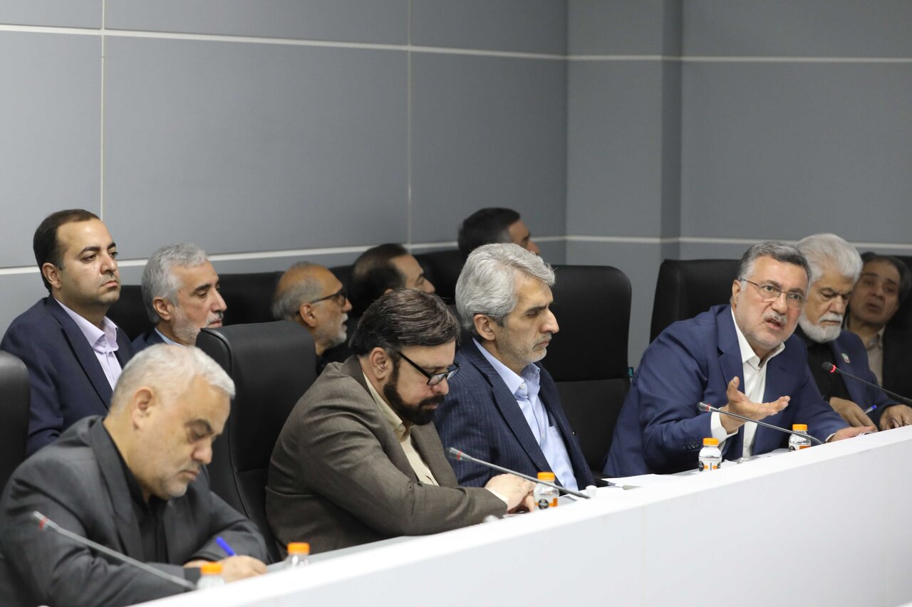 جزئیات جلسه مجلس با وزیر بهداشت/ امنیت دارویی بخشی از امنیت ملی است