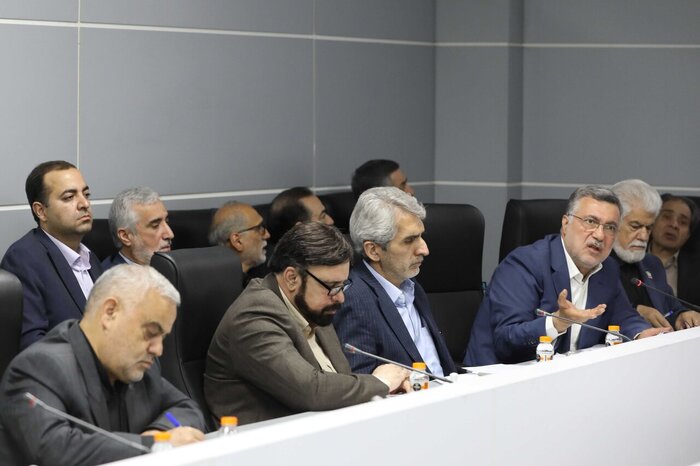 وزیر بهداشت: این وزارتخانه در زمان جنگ از فعالیتهای جاری خود عقب نماند