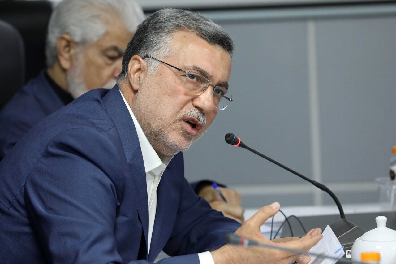 ظفرقندی: وزارت بهداشت در زمان جنگ از فعالیت‌های جاری خود عقب نماند