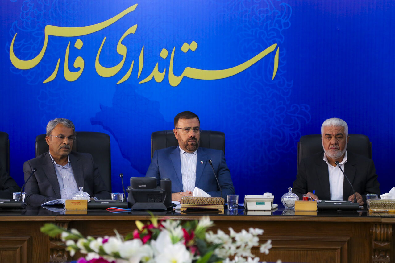 استاندار فارس: پرونده‌های قدیمی قاچاق خارج از نوبت تعیین تکلیف شود