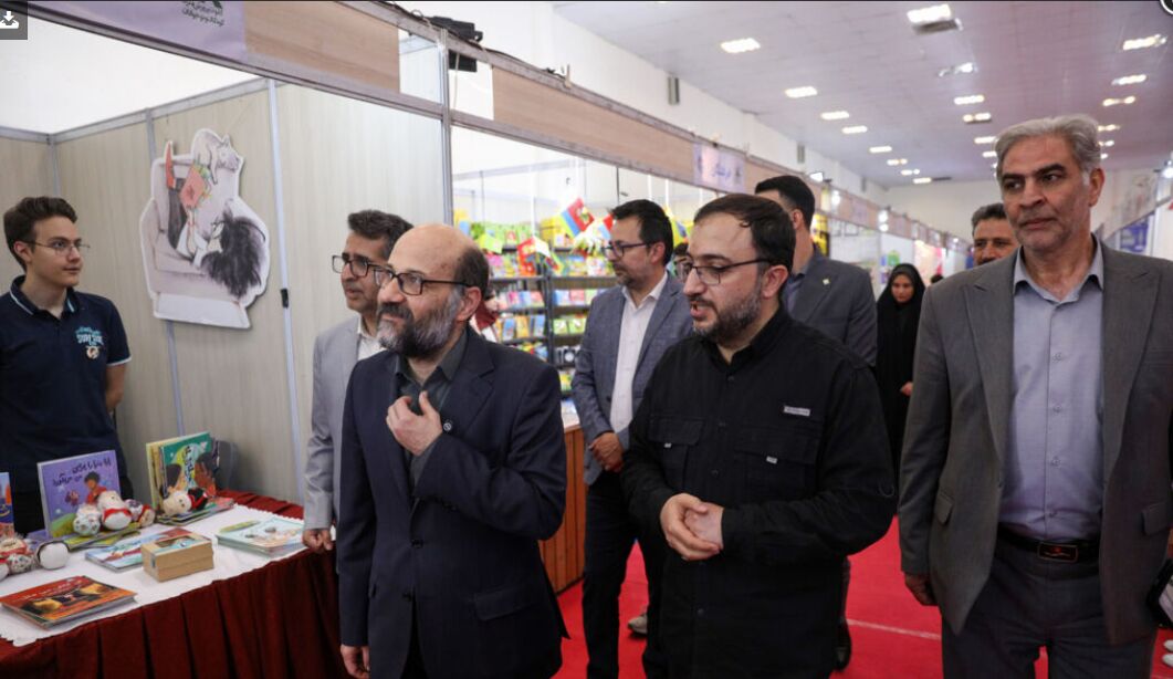امیرخانی: کتاب جایگاه خود را نزد کودکان و نوجوانان حفظ کرده است