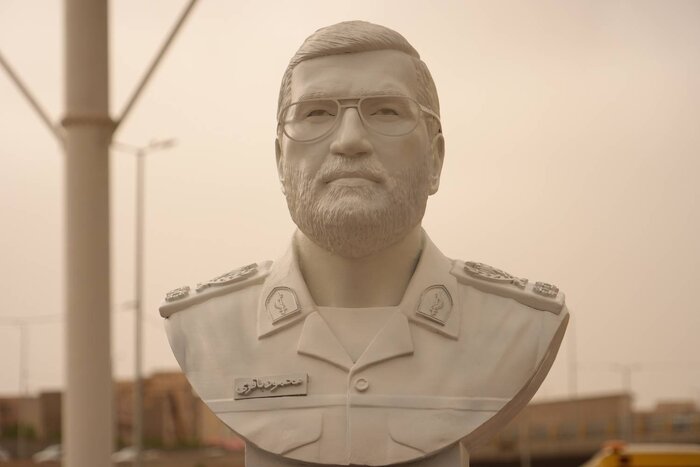 رونمایی از سردیس شهید محمود باقری در بزرگراه یادگار امام (ره)