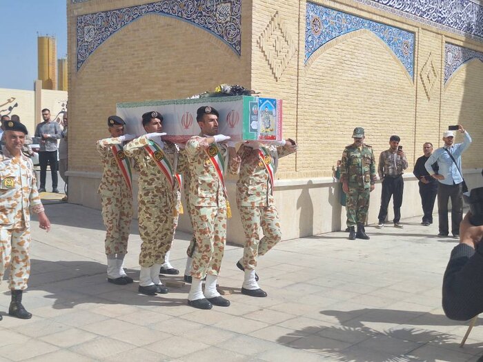 پیکر یک شهید جنگ تحمیلی سوم در شیراز تشییع شد