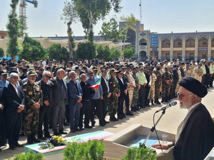 پیکر یک شهید جنگ تحمیلی سوم در شیراز تشییع شد