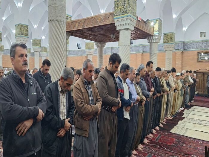 امام جمعه موقت مهاباد: قربان عید هم نوع دوستی و همبستگی است