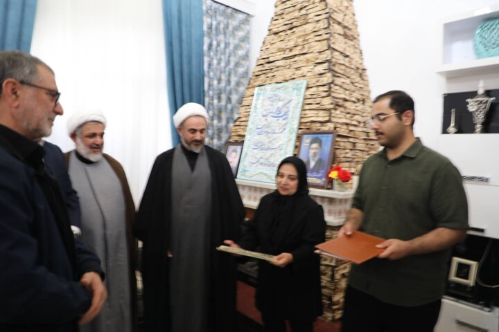 خون شهدا به نابودی استکبار و پیروزی جهانی انقلاب اسلامی منجر میشود