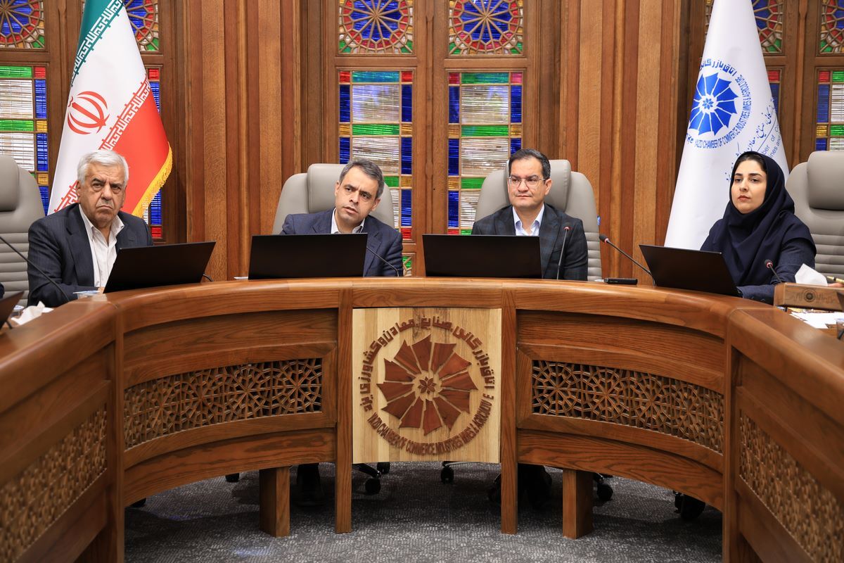 پنجره واردات بدون انتقال ارز باز بماند تا تولیدکنندگان گرفتار بروکراسی نشوند