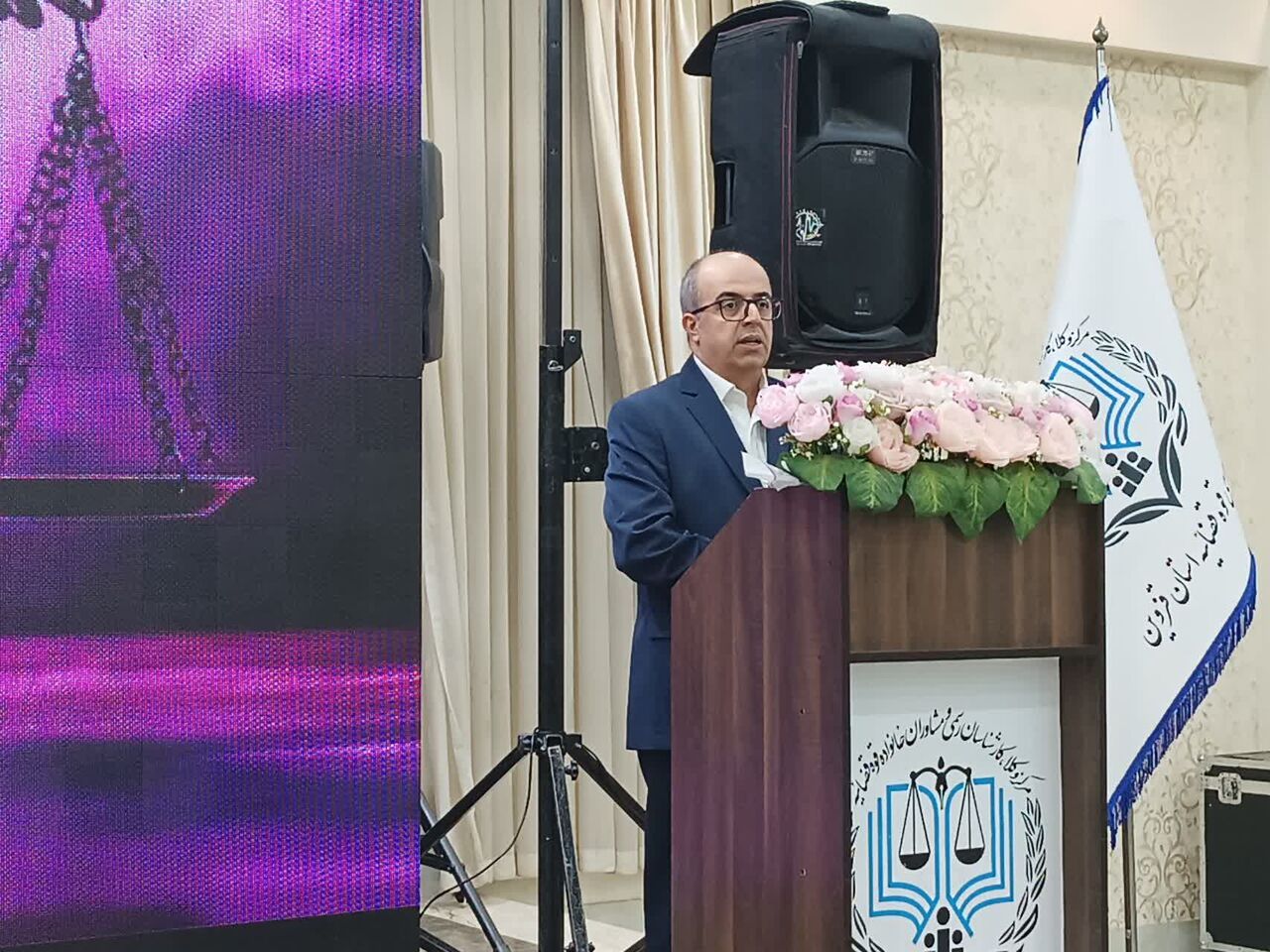 وکیل بی‌نیاز از مطالعه، در مسیر خطا است