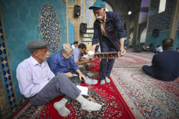 قرائت دعای عرفه در یزد
