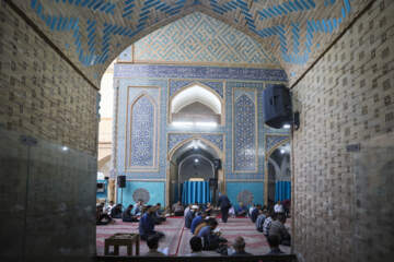 قرائت دعای عرفه در یزد